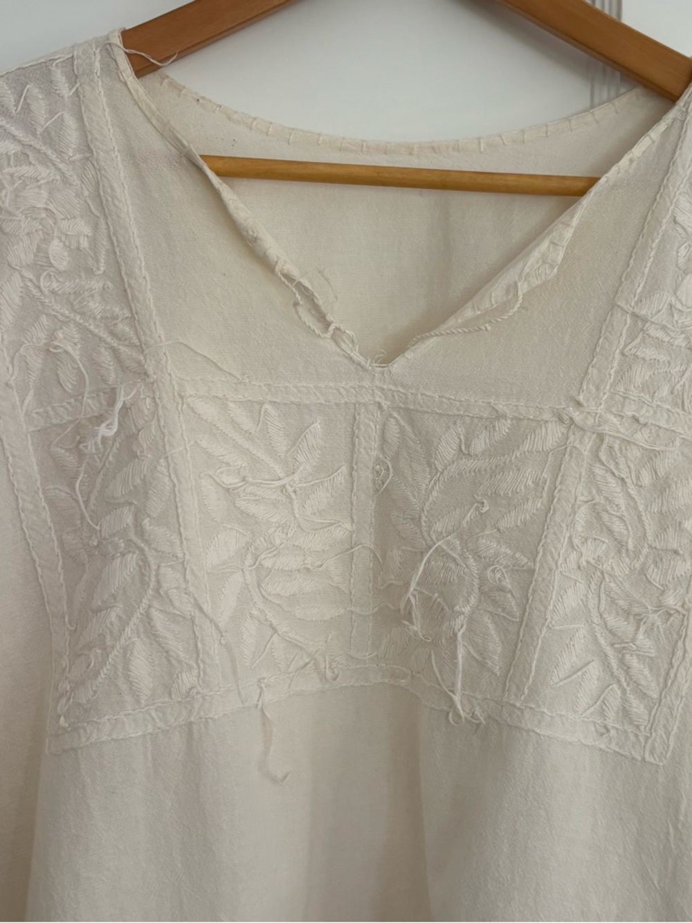 Vintage Embroidered Cream Women's Top - Picture 3 of 12
